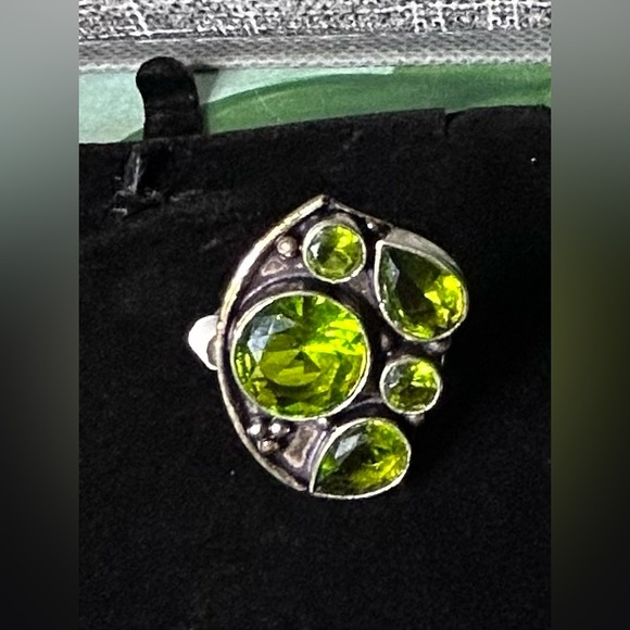 Funky Synthetic Peridot Ring - Picture 3 of 8